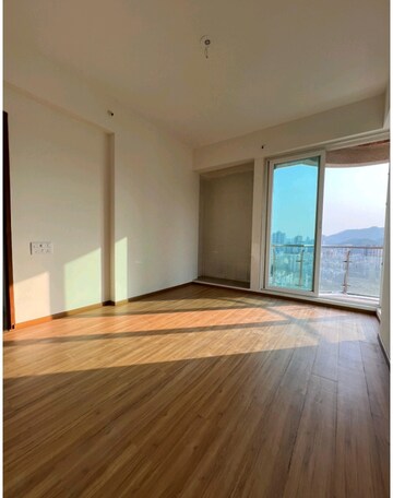 Room in 3 BHK Apartment at Vijayorion, Ghodbunder Road – for Sale