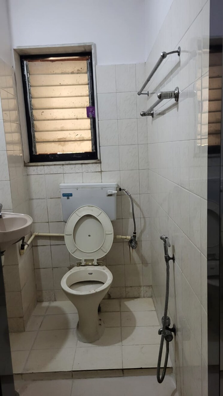 Bathroom, hormuzd-apartment-malabar-hill Studio 380 Sq.Ft. Apartment In Malabar Hill Mumbai 7290679