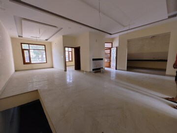 Room in 3 BHK Independent House at Sector 117 – for Sale