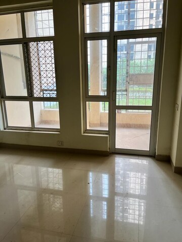 Room in 3 BHK Apartment at Sector 134 – for Sale