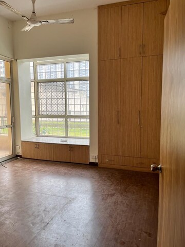 Room in 3 BHK Apartment at Sector 134 – for Sale