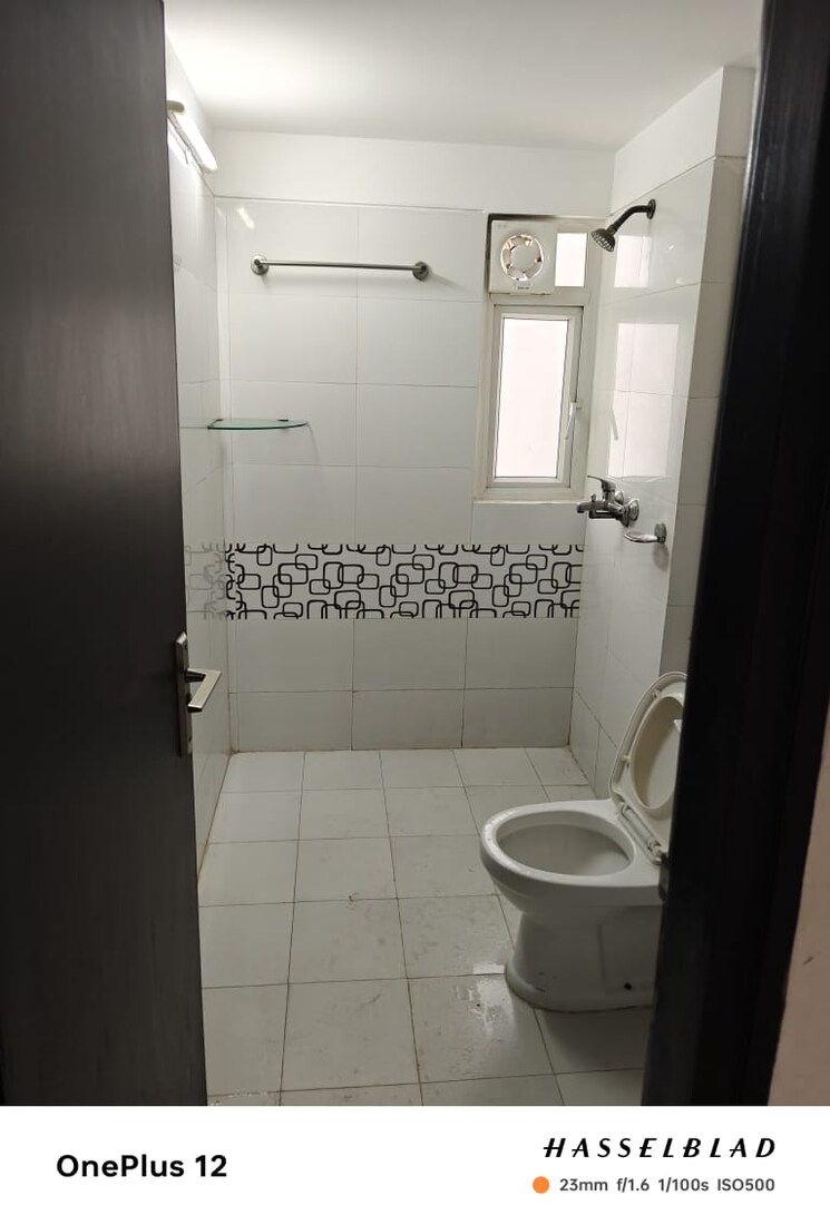 Bathroom, gulshan-vivante 3.5 Bedroom 1436 Sq.Ft. Apartment In Sector 137 Noida 7290903