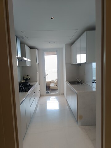 Building Lobby in 3.5 BHK Apartment at Lokhandwala Infrastructure Minerva, Mahalaxmi – for Sale