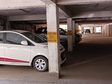 Parking in 3 BHK Apartment at Omaxe Heights, Sector 86 – for Sale
