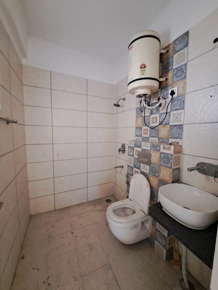 Bathroom, paradigm-business-hermitage-park 3 Bedroom 1560 Sq.Ft. Apartment In Dhakoli Zirakpur 7291163