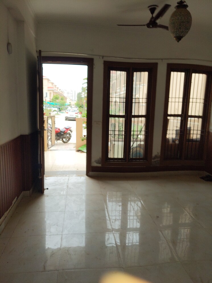 Room, amrapali-leisure-valley 4 Bedroom 2525 Sq.Ft. Villa In Tech Zone 4 Greater Noida Greater Noida 7291109