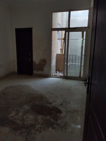 Kitchen in 3 BHK Villa at Amrapali Leisure Valley, Tech Zone 4 Greater Noida – for Sale