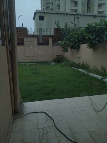 5 BHK Villa For Sale in Amrapali Leisure Valley, Tech Zone 4 Greater Noida