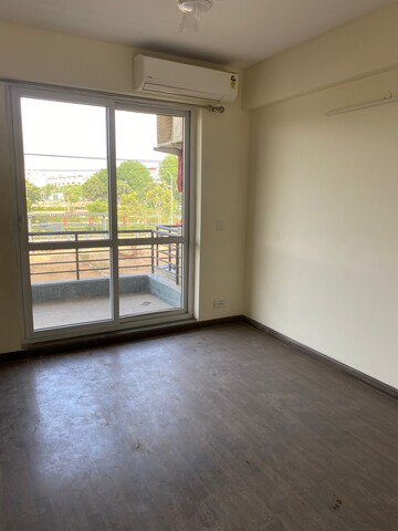 Room in 4 BHK Builder Floor at BPTP Parkland Pride, Sector 77 – for Sale
