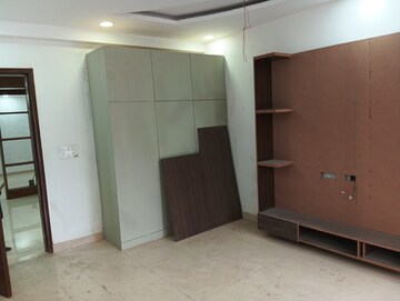 Room in 4 BHK Builder Floor at BPTP Park Central, Sector 85 – for Sale