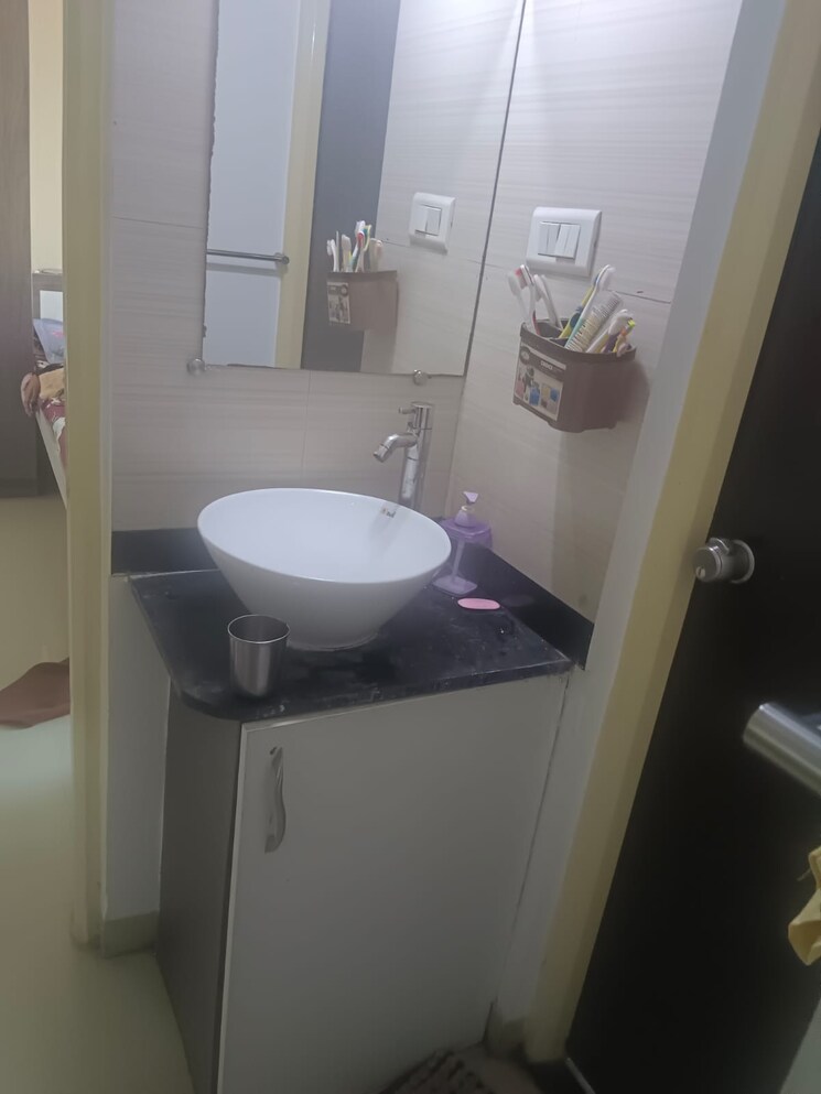 Bathroom, bhujbal-valay 2 Bedroom 850 Sq.Ft. Apartment In Hadapsar Pune 7291377
