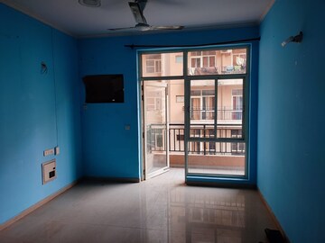 Room in 2.5 BHK Apartment at Omaxe Grand Omaxe, Gomti Nagar – for Sale