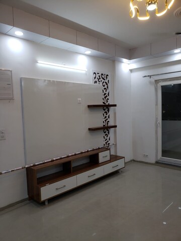 Room in 2 BHK Apartment at Ajnara Homes, Sector 16b Greater Noida – for Sale
