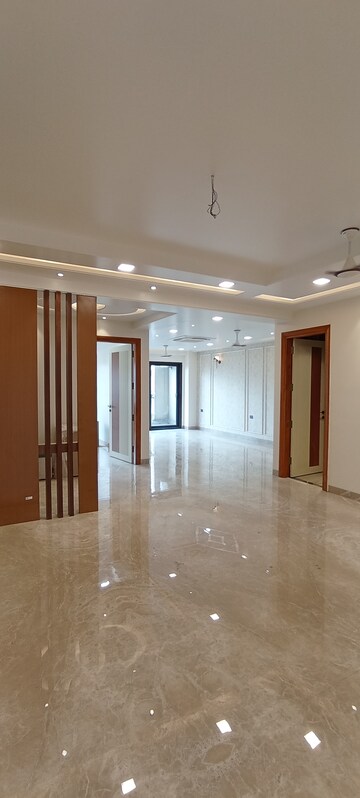 Staircase in 4 BHK Builder Floor at BPTP Park Central, Sector 85 – for Sale