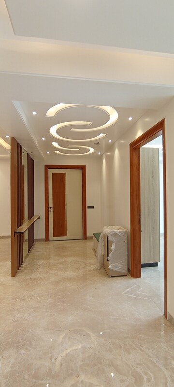 Furnished Amenities in 4 BHK Builder Floor at BPTP Park Central, Sector 85 – for Sale