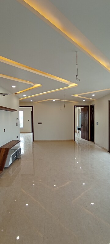 Master Bedroom in 4 BHK Builder Floor at BPTP Park Central, Sector 85 – for Sale