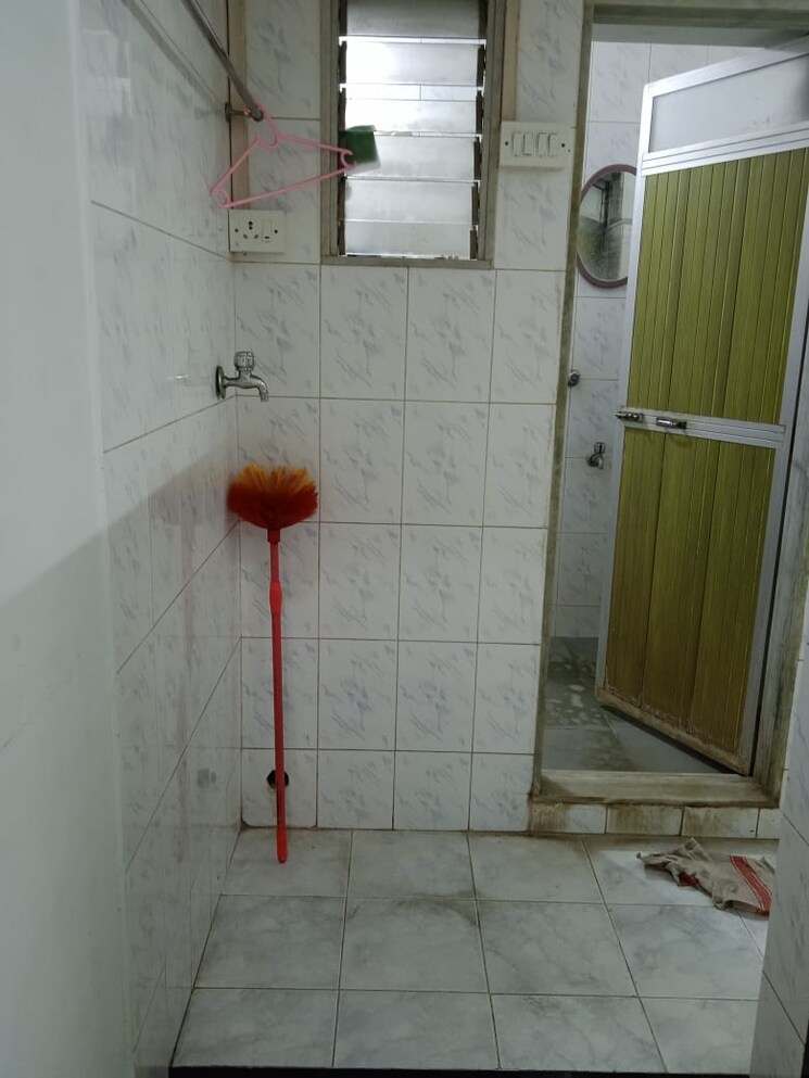 Bathroom, shree-parleshwar-chs 1 Bedroom 500 Sq.Ft. Apartment In Vile Parle East Mumbai 7291617