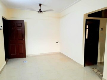 Room in 1 BHK Apartment at Atul Blue Empire, Kandivali West – for Sale
