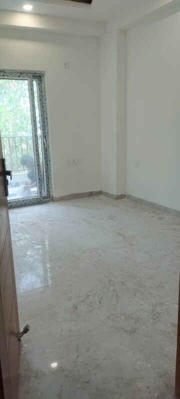 Room in 3 BHK Builder Floor at Anant Dham Society, Sector 49 – for Sale