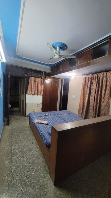 Furnished Amenities in 2 BHK Builder Floor at Dilshad Garden – for Sale