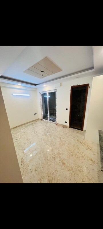 Room in 3 BHK Builder Floor at Chattarpur – for Sale