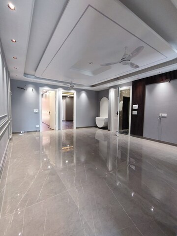 5 BHK Builder Floor For Sale in Sainik Colony