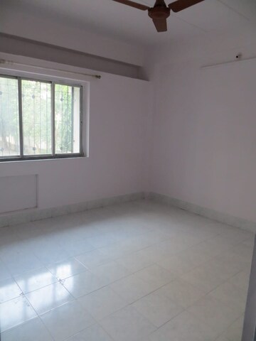 Room in 2 BHK Apartment at Goregaon East – for Sale