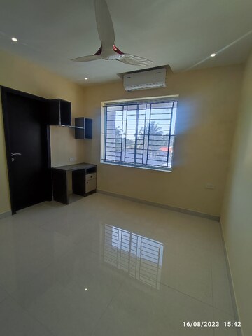 Room in 3 BHK Apartment at Elamakkara – for Sale