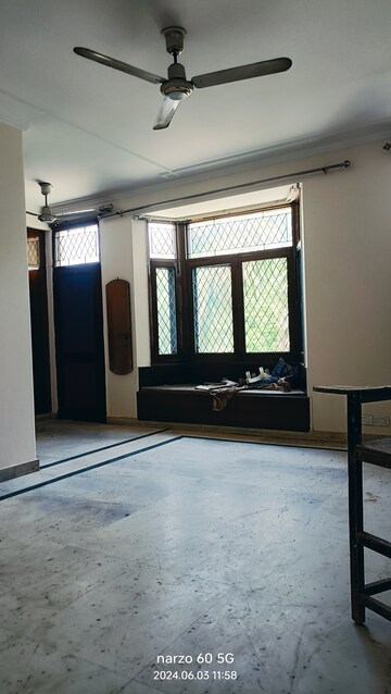 Room in 6+ BHK Villa at Sector 47 – for Sale
