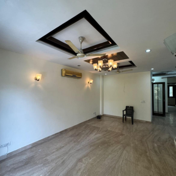 Room in 4 BHK Builder Floor at Green Fields Colony – for Sale