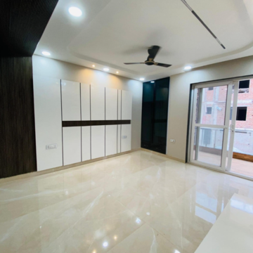 Room in 4 BHK Builder Floor at Green Fields Colony – for Sale