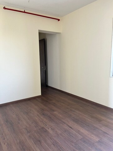 Room in 1.5 BHK Apartment at Lodha Amara, Kolshet Road – for Sale