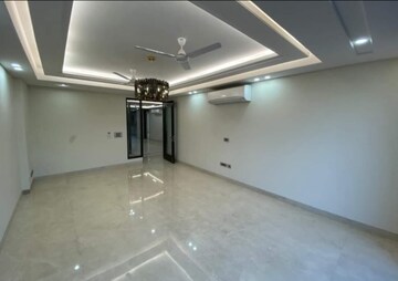 Room in 6+ BHK Independent House at Pitampura – for Sale