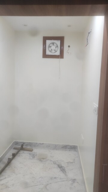 Room in 4 BHK Builder Floor at Vasundhara Sector 3 – for Sale