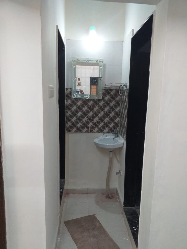 Bathroom, sion-park 1 Bedroom 550 Sq.Ft. Apartment In Tingre Nagar Pune 7294576
