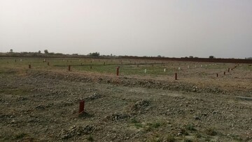   Plot at Noida Expressway – for Sale