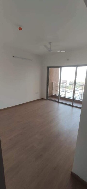 1.5 BHK Apartment For Sale in Amanora Adreno Towers, Hadapsar