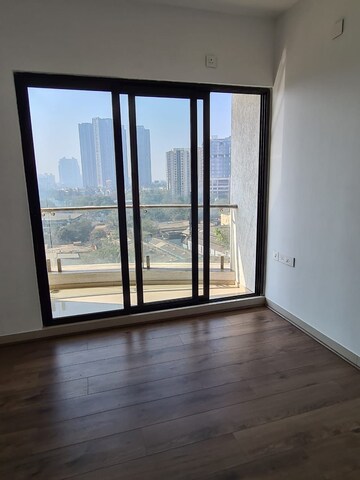 Room in 2 BHK Apartment at Chandak Greenairy, Borivali East – for Sale