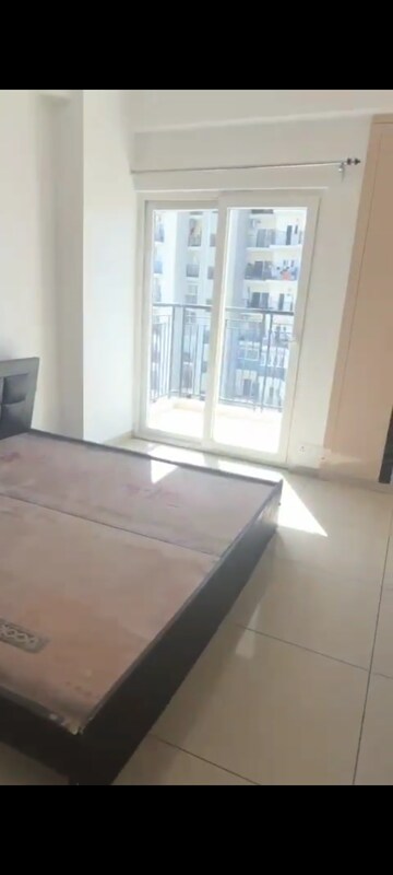 Room in 2 BHK Apartment at Gulshan Botnia, Sector 144 – for Sale