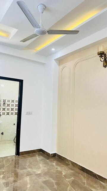 Room in 3 BHK Builder Floor at Vasundhara Sector 3 – for Sale