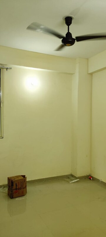 Room in 3 BHK Apartment at Conscient Habitat Residences, Sector 78 – for Sale