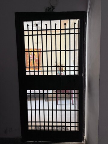 Room in 3 BHK Apartment at Grah Avas Green View Heights, Raj Nagar Extension – for Sale