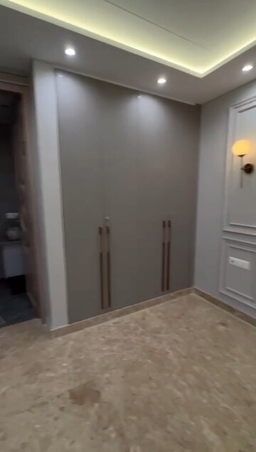 Room in 3 BHK Builder Floor at Paschim Vihar – for Sale