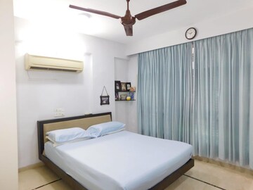 Bedroom in 4 BHK Villa at Swan Lake Apartment, Khar West – for Sale