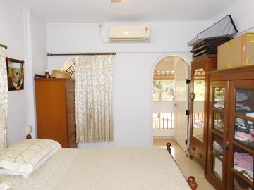 Living Room in 4 BHK Villa at Swan Lake Apartment, Khar West – for Sale