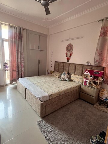 Bedroom in 4 BHK Apartment at Eldeco Green Meadows, Pi Greater Noida – for Rent