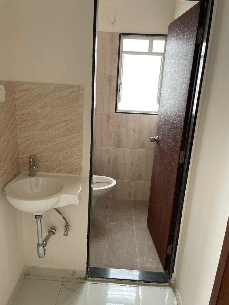 Bathroom, anshul-kanvas 1 Bedroom 700 Sq.Ft. Apartment In Wagholi Pune 7296477
