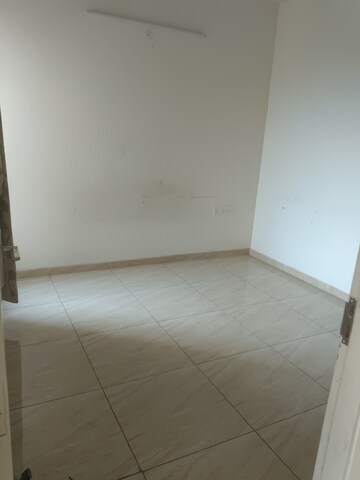 Room in 3 BHK Apartment at Gaur Atulyam, Omicron I Greater Noida – for Sale