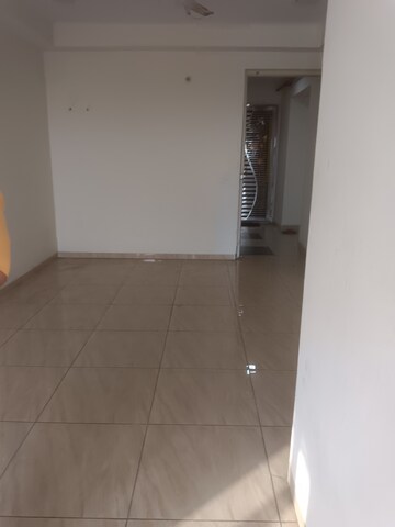 Room in 3 BHK Apartment at Gaur Atulyam, Omicron I Greater Noida – for Sale