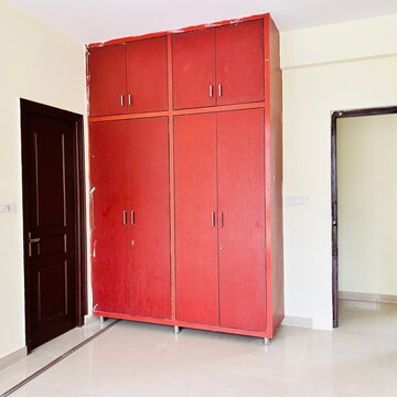 Room in 3 BHK Apartment at TDI City Kingsbury, Sector 61 – for Sale